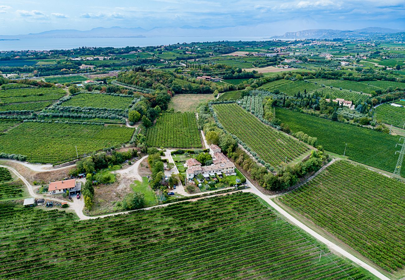 Townhouse in Lazise - Regarda - Countryhouse Nocino 1 in the middle of Lake Garda vineyards