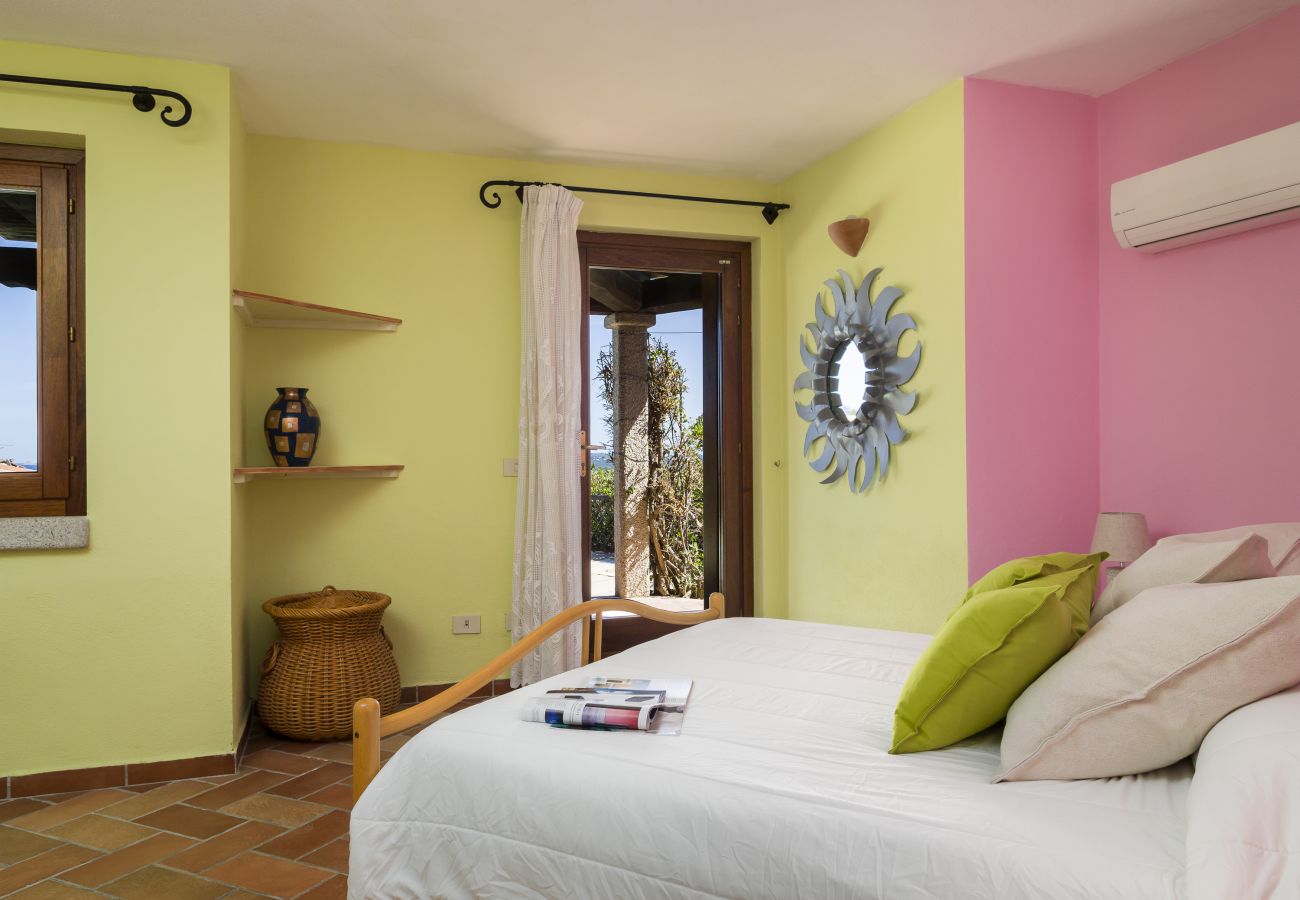  Villa Majra - double bedroom with sea view, elegant furnishings and pool access, rental villa