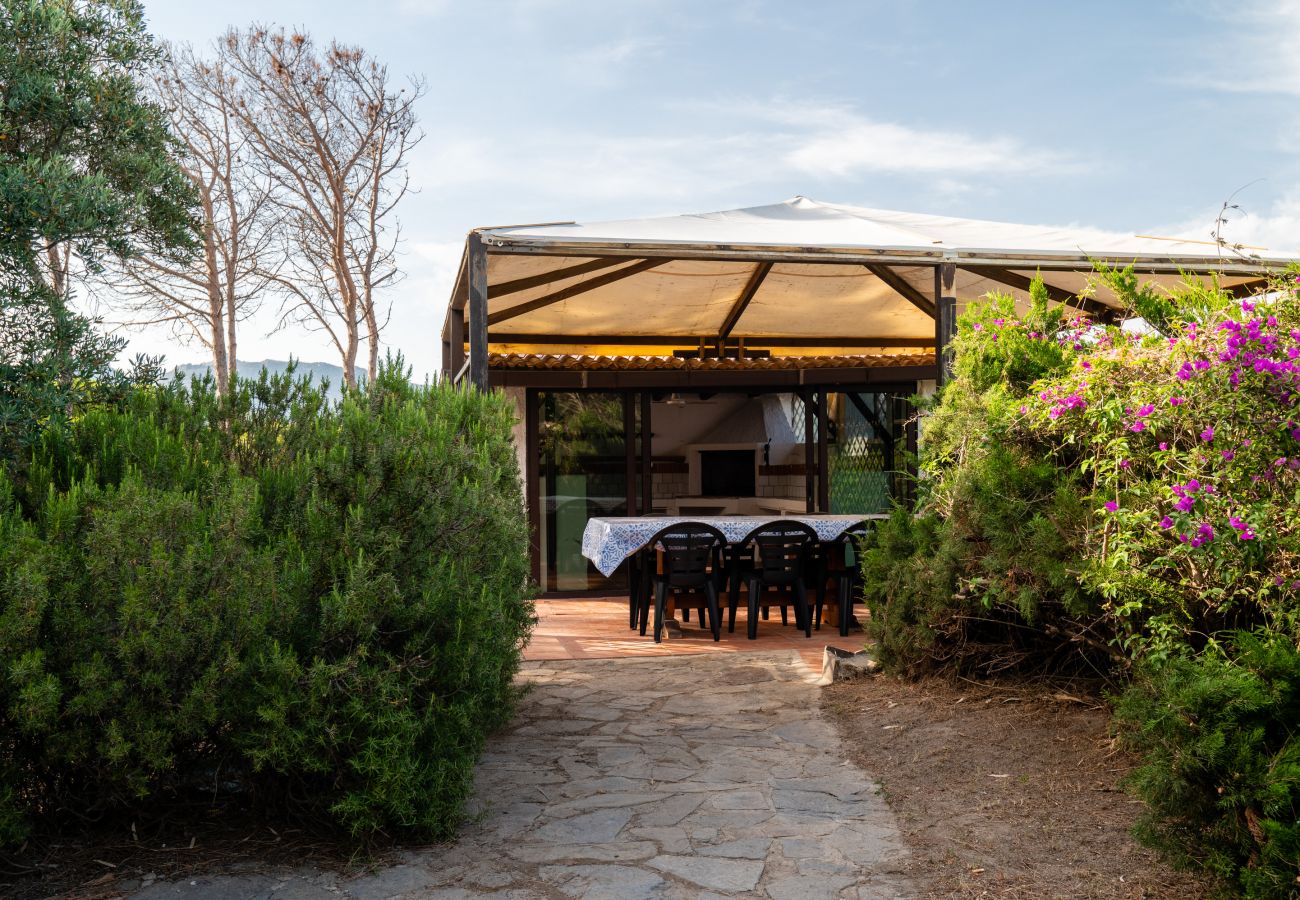 Villa Bay Pine - veranda with outdoor kitchen in rental villa in Olbia