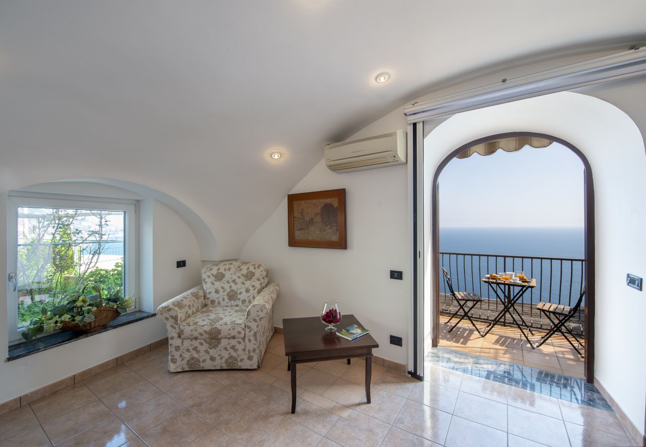 House in Praiano - Casa Il Riccio - House with garden and breathtaking view