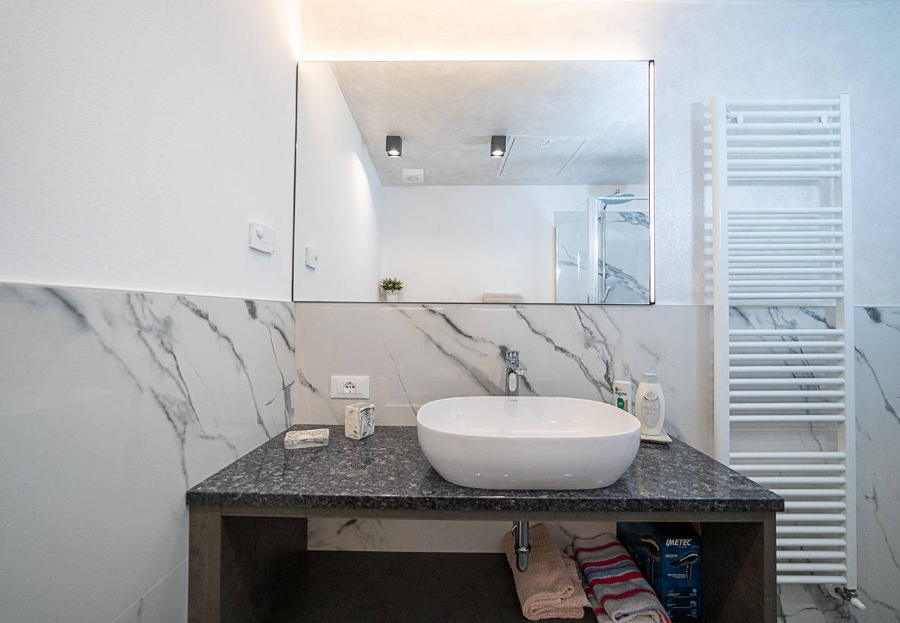 Apartment in Bardolino - Regarda - Baur Suite 2, design apartment in the centre of Bardolino