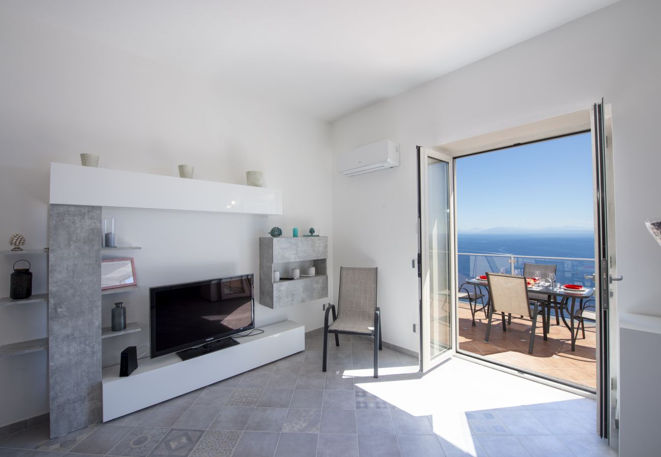 House in Praiano - La Dimora di Euribia - Suspended between sky and sea