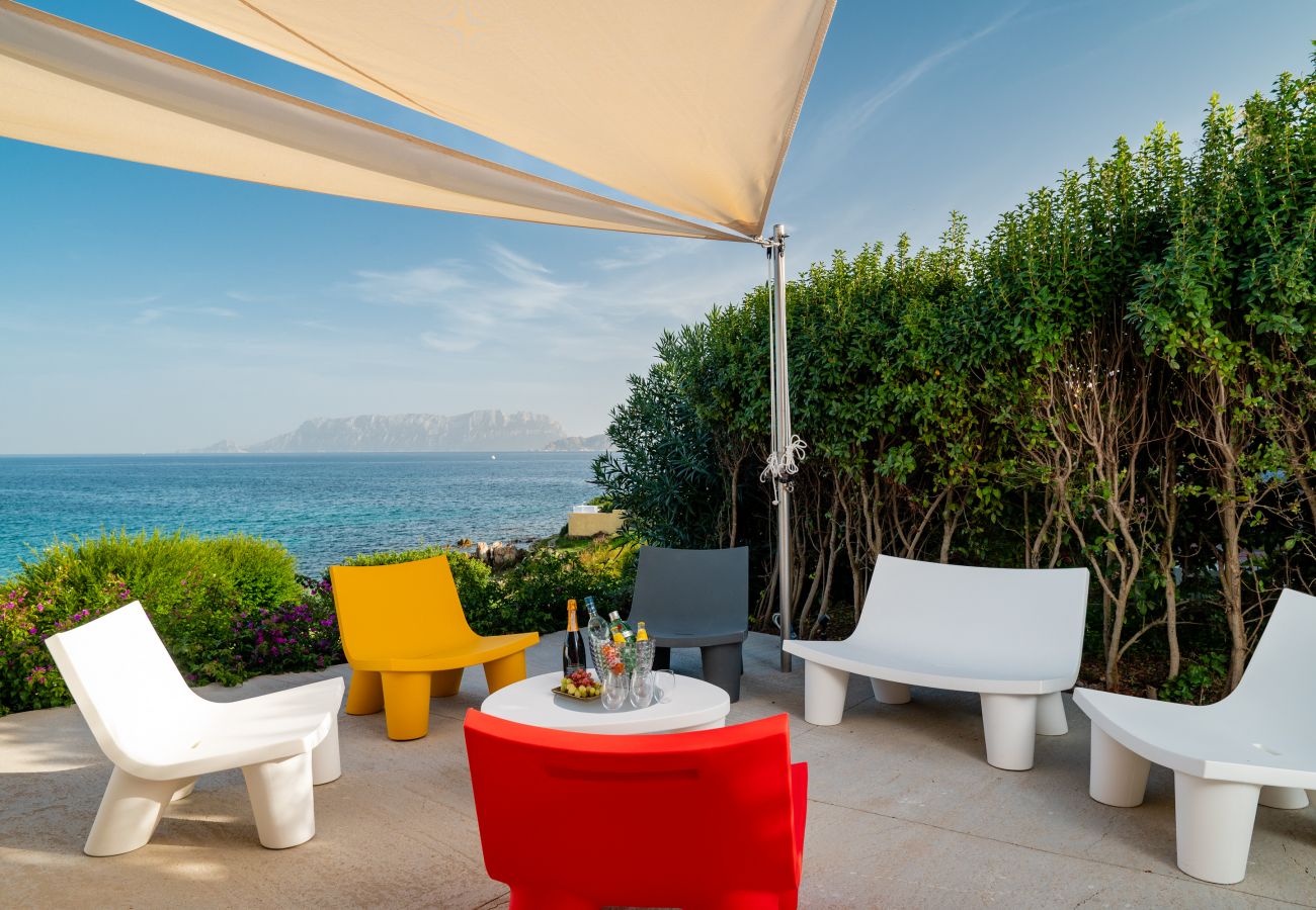 Villa Azul - furnished terrace to enjoy the sea view in holiday home in Sardinia