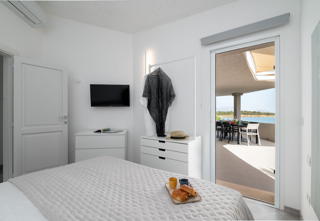 Villa Azul - double bedroom with panoramic sea view in rental villa in Sardinia