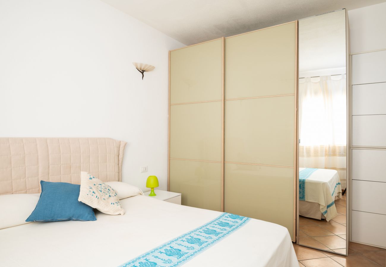 Myrsine 54 - Double bedroom with modern furnishings, ideal for couples on holiday