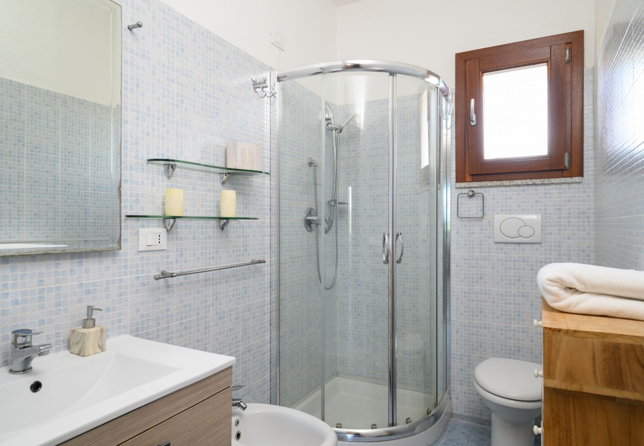 Myrsine 54 - Modern bathroom with shower, comfort for your Sardinian holiday