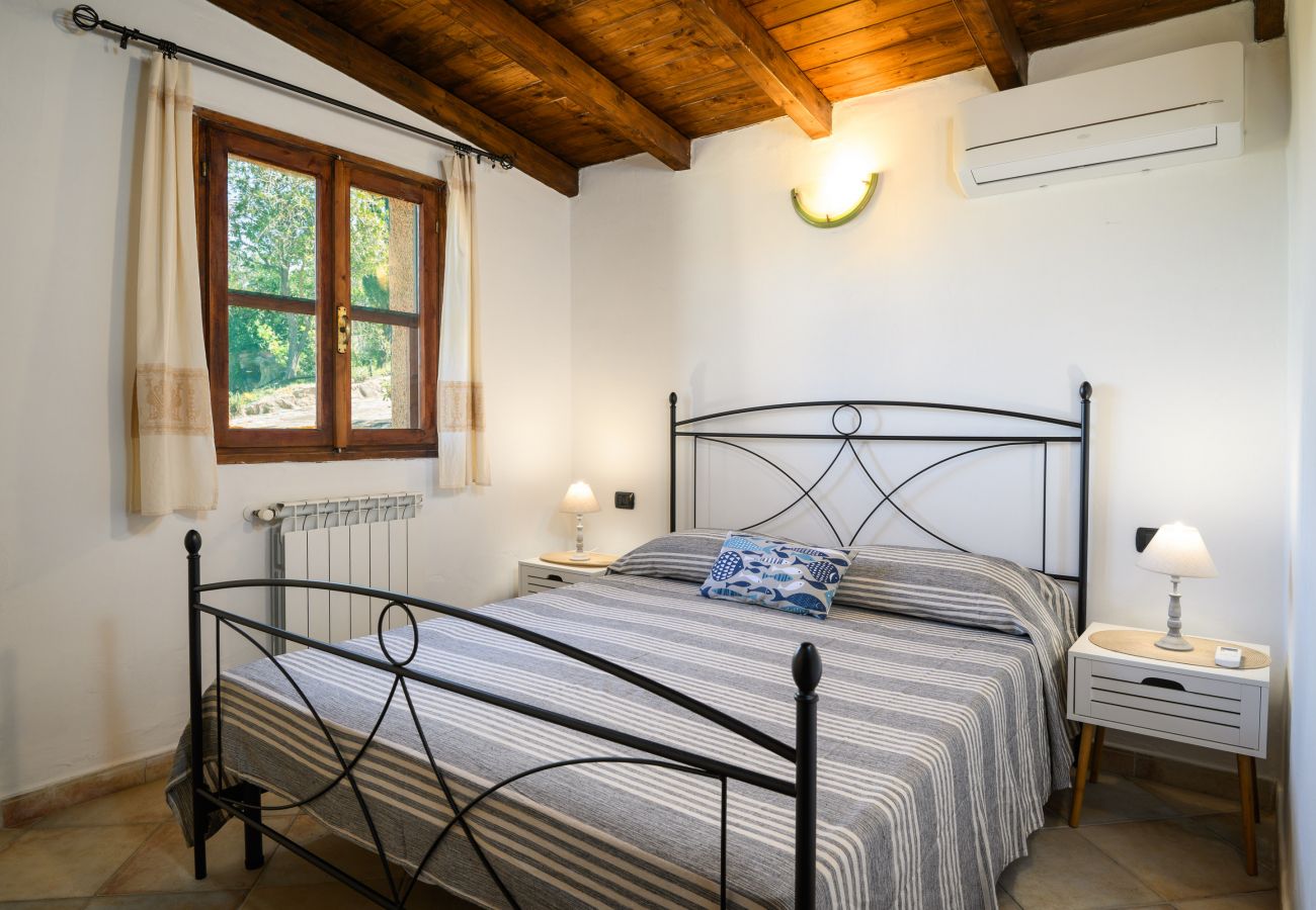 Villa Picker - traditional room, holiday villa in Sardinia for an authentic experience