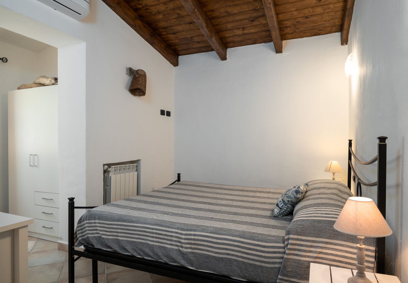 Villa Picker - bedroom, rental villa in Golfo Aranci with sea view and family comfort