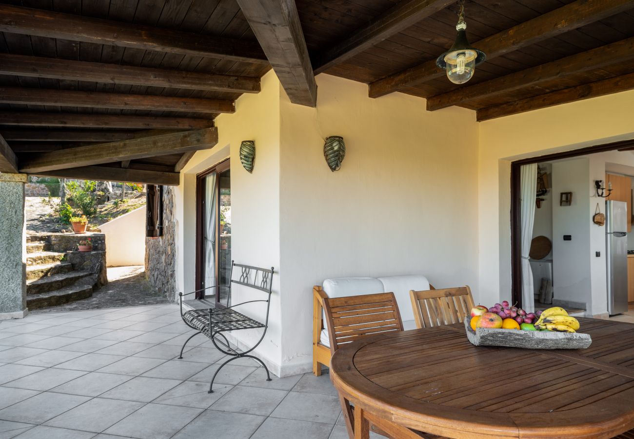 Villa Picker - spacious veranda for relaxation moments in a rental villa in Golfo Aranci