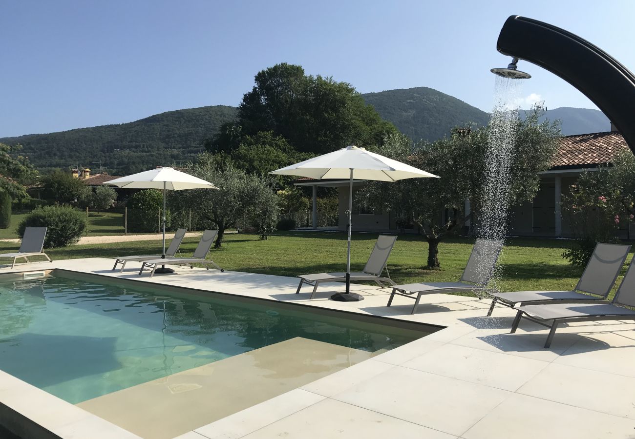 Chalet in Costermano - Regarda - Villa Ida, apartment Rodole with pool and air conditioning