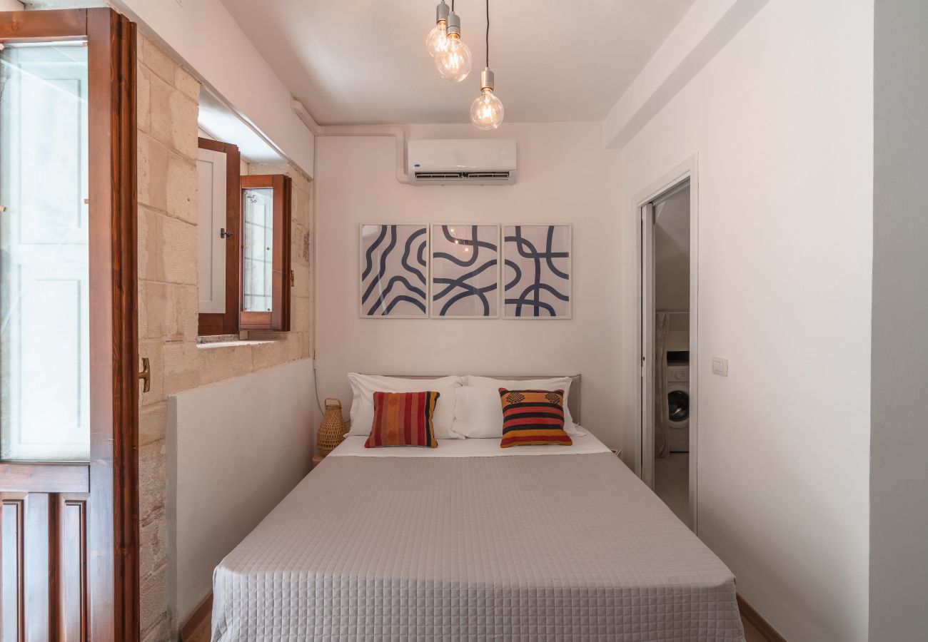 Apartment in Syracuse - Dione ground floor apartment Ortigia