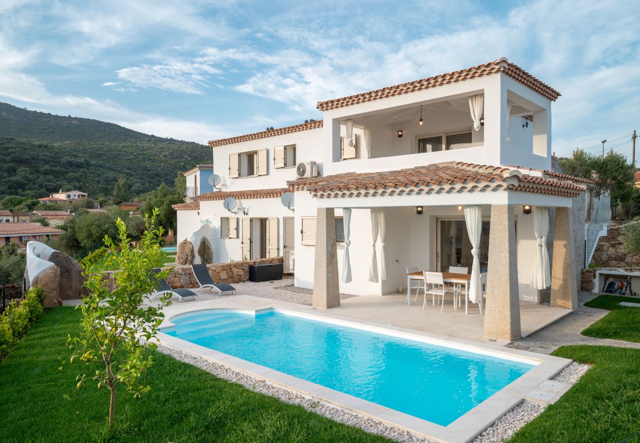 Bellevue 36C - exterior with private pool and panorama in Budoni