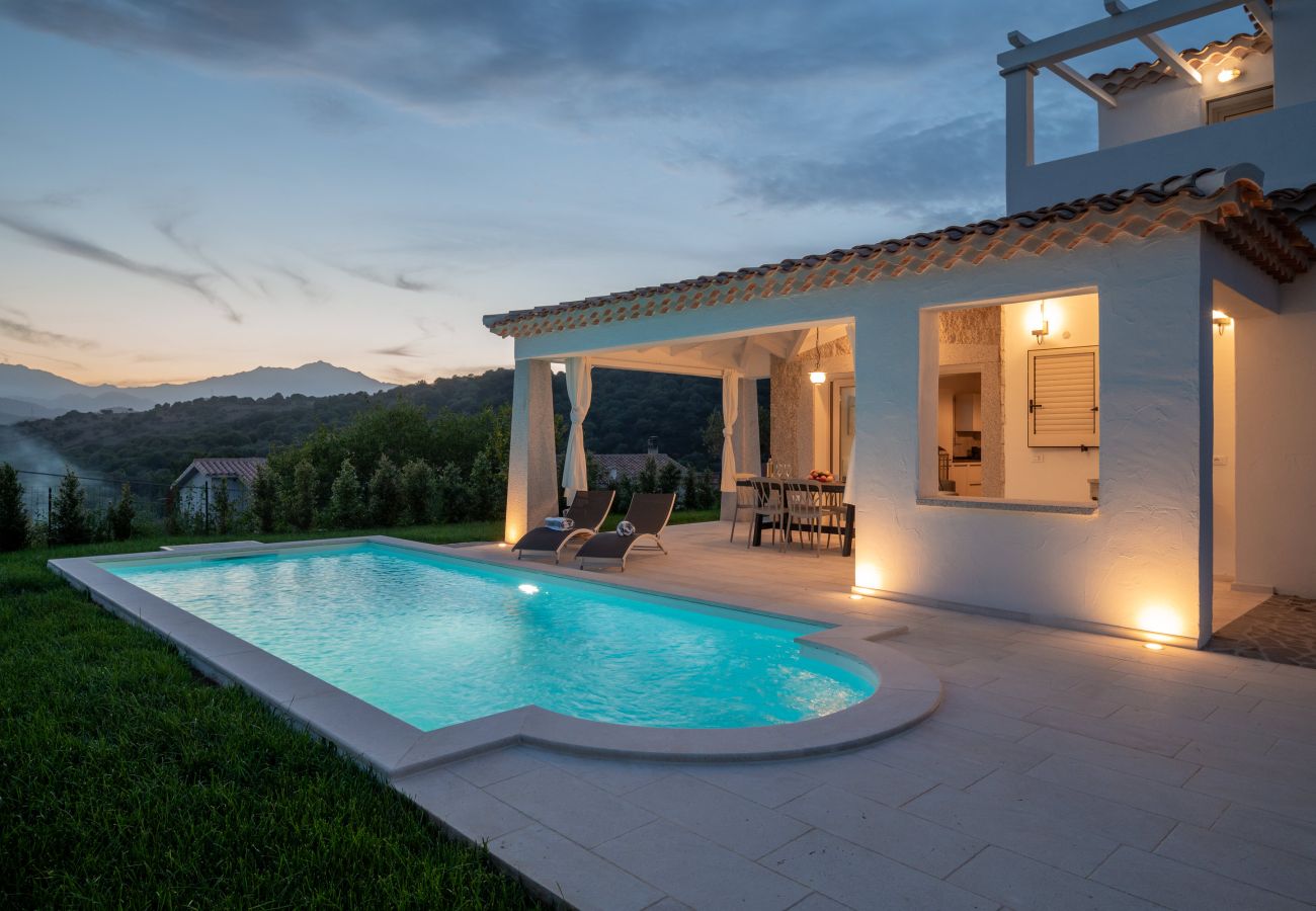 Bellevue 36E - luxury villa with private pool and garden in Budoni