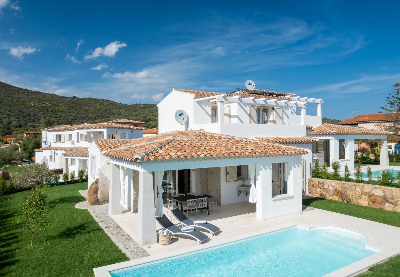 Bellevue 36E - rental villa with private pool in Sardinia