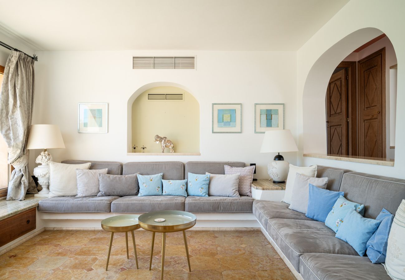 Villa Zenith - Modern living room with large windows, luxury villa in Costa Smeralda