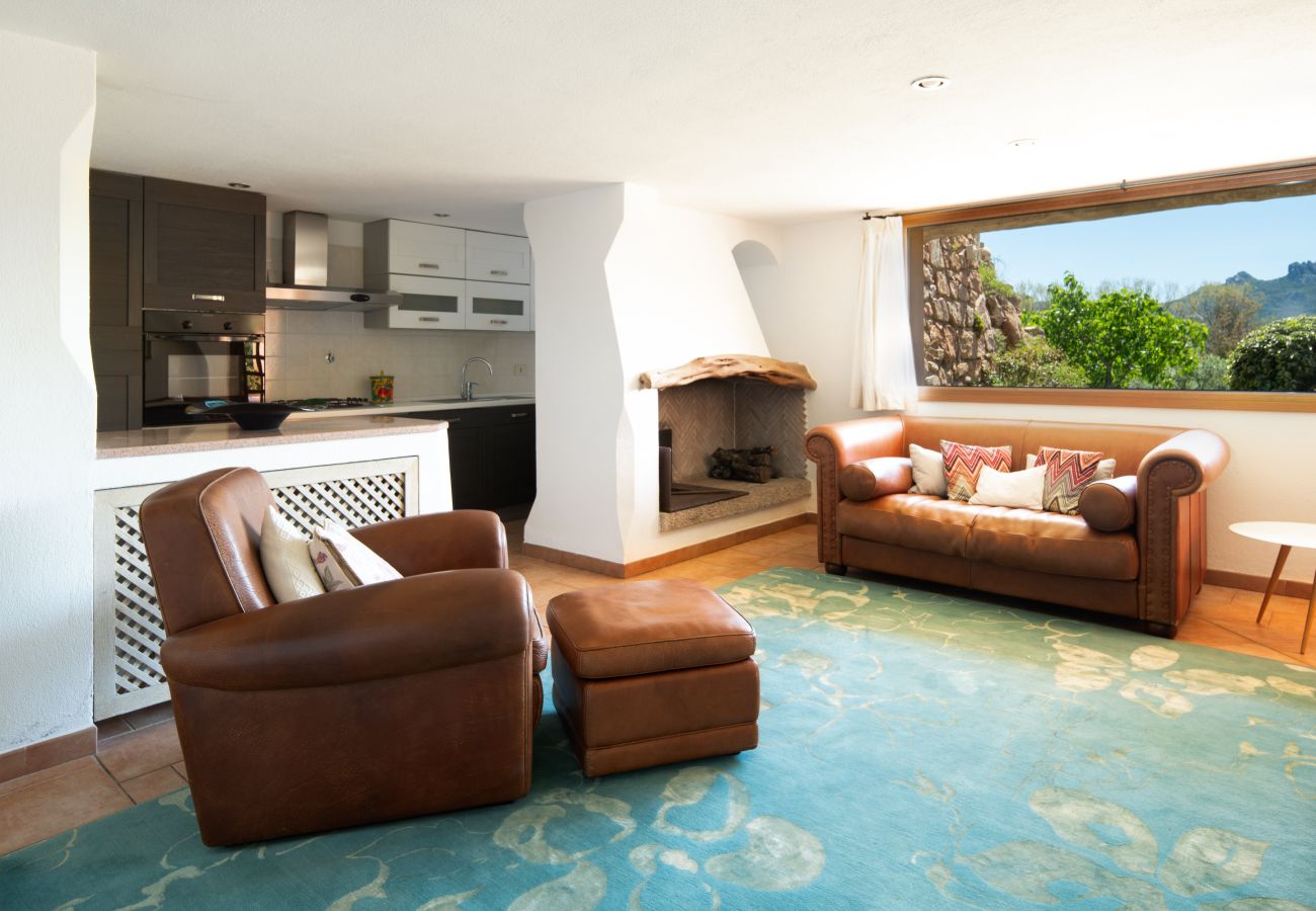 Villa Zenith - Elegant living room with fine furnishings, villa for rent in Sardinia