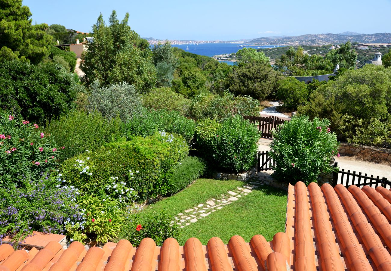 Villa Ibiscus - sea view villa for rent in Palau, Klodge holiday home in Sardinia