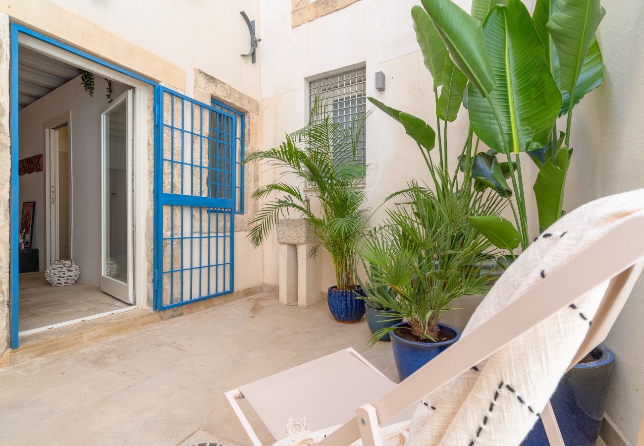 Apartment in Syracuse - Cortile Giudecca by Dimore in Sicily