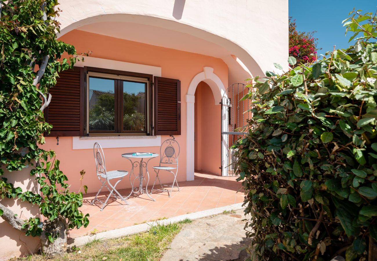 Apartment in Porto San Paolo - Il Poggio 8 - flat with shared pool and garden