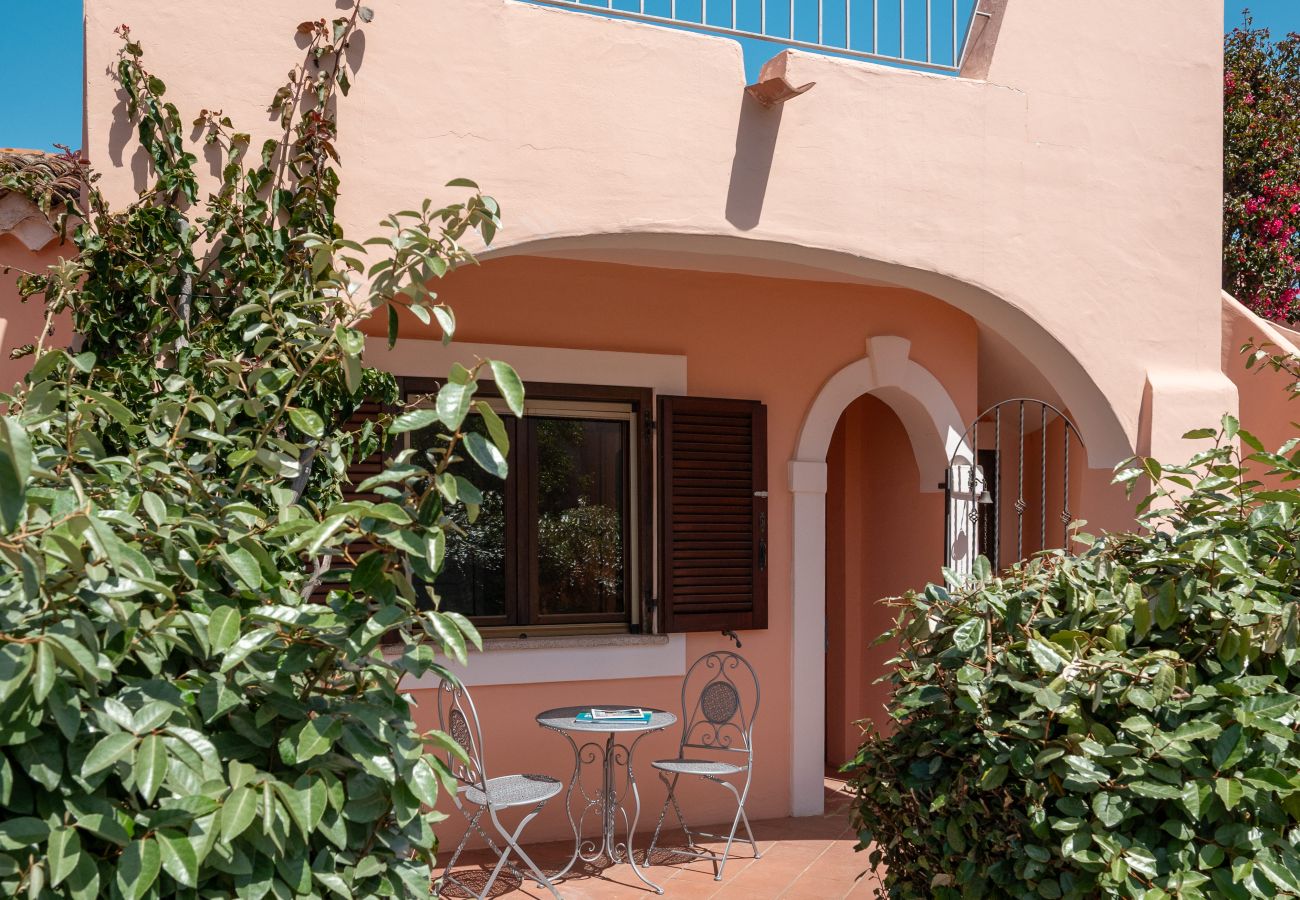 Apartment in Porto San Paolo - Il Poggio 8 - flat with shared pool and garden